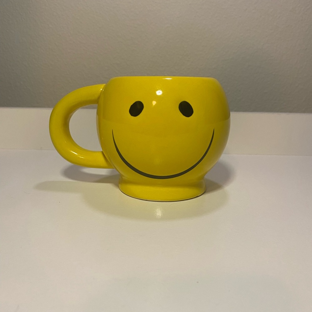 90’s Smiley Face Mug
